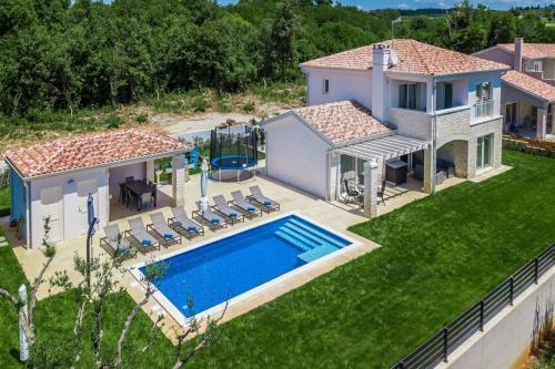 Villa Nikolas