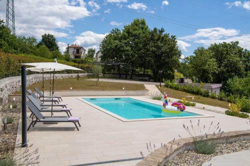 House For Holiday Kiko With Swimmingpool