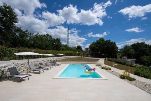 House For Holiday Kiko With Swimmingpool