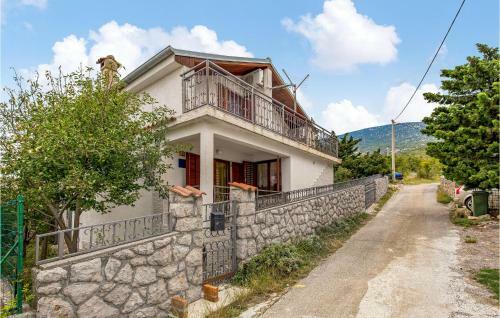 Nice Home In Karlobag With 3 Bedrooms