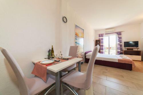 Apartment Livaja