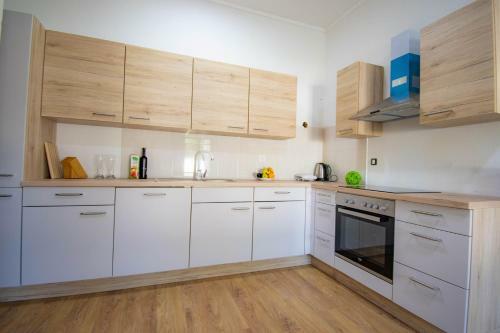 Hostal Holiday House For 18 Persons With Pool Near Porec