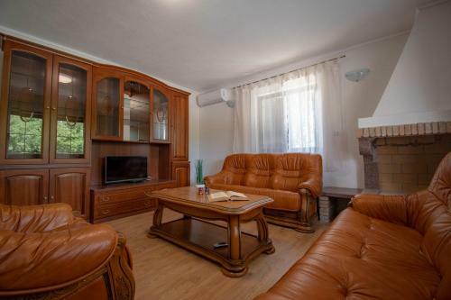 Hostal Holiday House For 18 Persons With Pool Near Porec