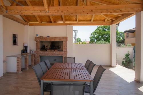 Hostal Holiday House For 18 Persons With Pool Near Porec