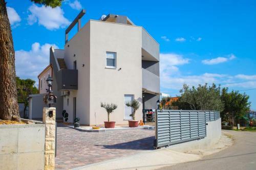 Apartment Number One Ka?tela