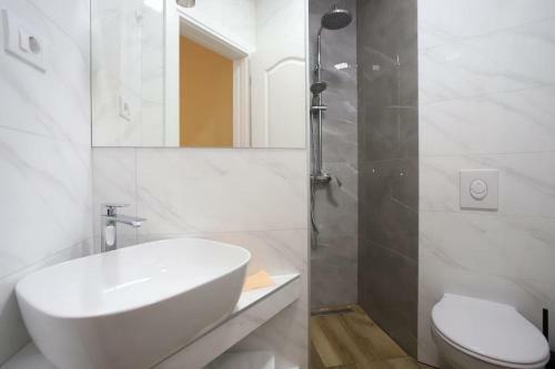 Apartment Number One Ka?tela