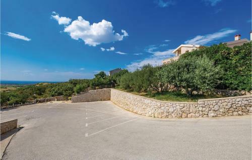 One-bedroom Apartment In Kolan
