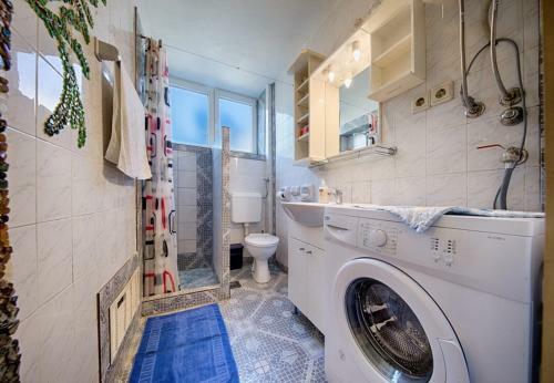 Apartment Marci - 70 M From Sea