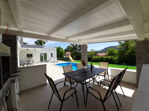 House Lodrica
