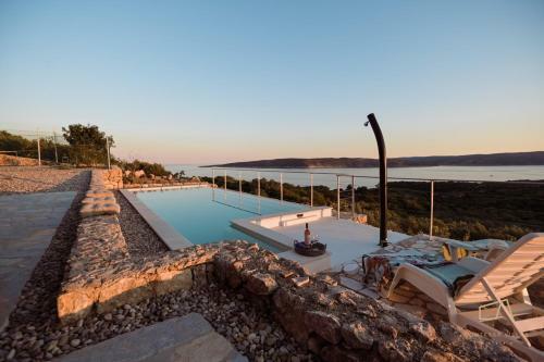 Heritage Stonehouse Jure