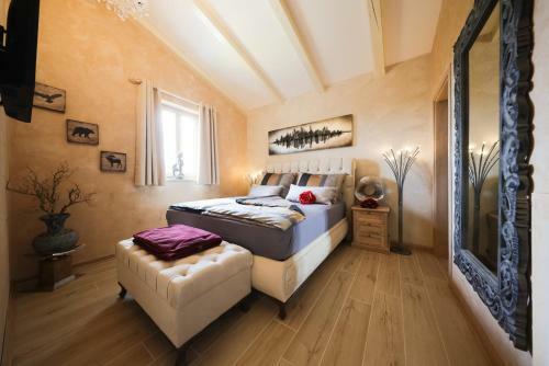 Villa Jakob With Pool And Sauna