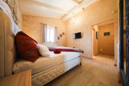 Villa Jakob With Pool And Sauna