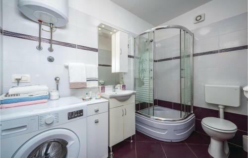 Three-bedroom Holiday Home In Krsan