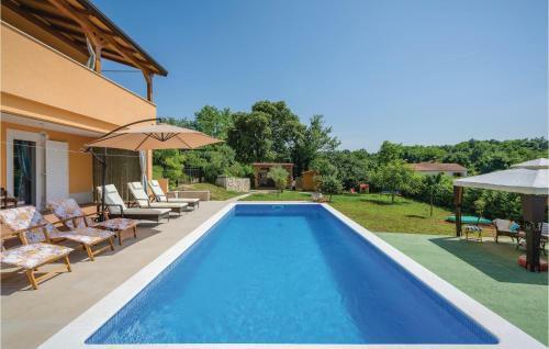 Three-bedroom Holiday Home In Krsan