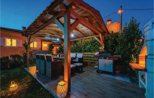 Three-bedroom Holiday Home In Krsan