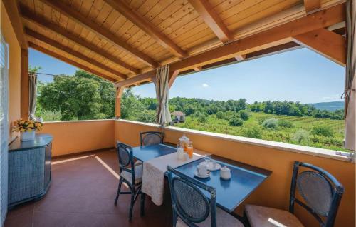 Three-bedroom Holiday Home In Krsan