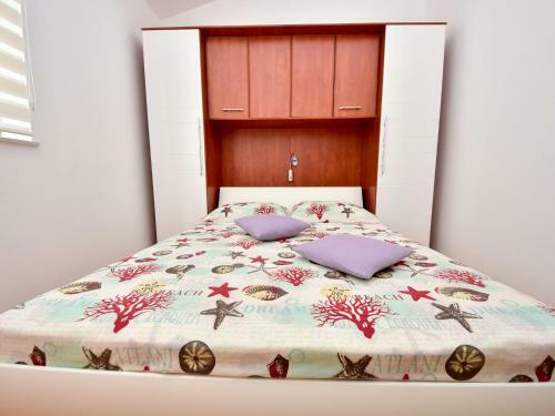 Cozy Holiday Home In Krusevo With Garden