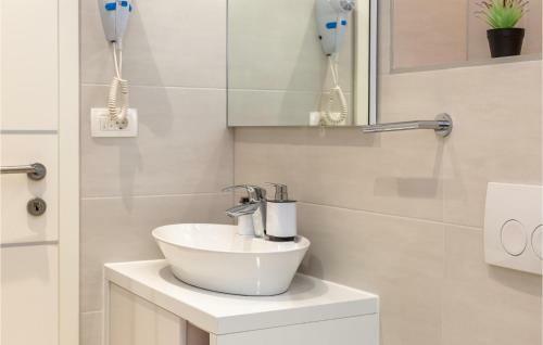 Two-bedroom Apartment In Medici