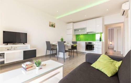 Two-bedroom Apartment In Medici