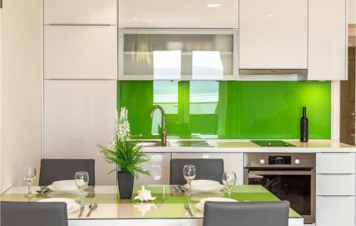 Two-bedroom Apartment In Medici
