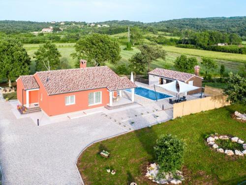 Holiday Home Villa Natalli - Lbn421