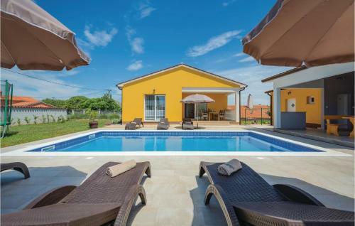 Three-bedroom Holiday Home In Labin