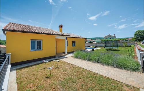 Three-bedroom Holiday Home In Labin