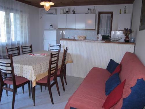 Holiday Home Tanja - 10m From Sea