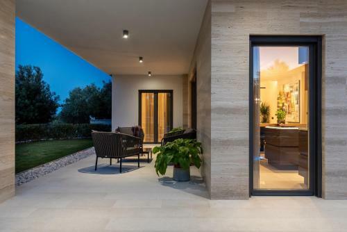 Luxurious Villa Laurea