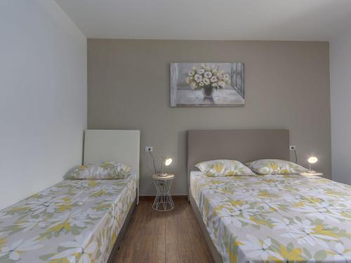 Peaceful Villa In Dubravci With Swimming Pool