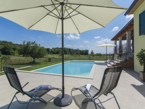 Peaceful Villa In Dubravci With Swimming Pool