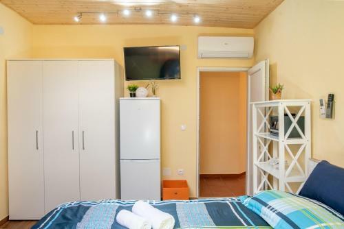 Hostal Via Flavia With Common Pool