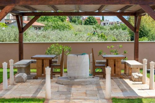 Hostal Via Flavia With Common Pool