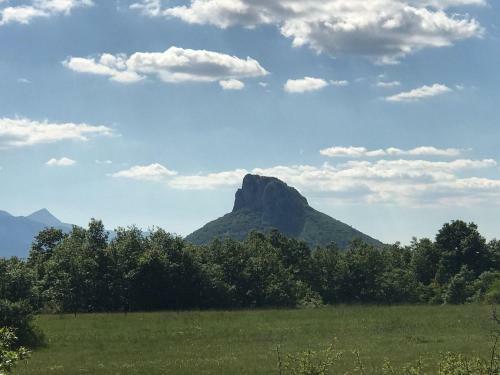 Spacious Holiday Home Near Lake In Lovinac