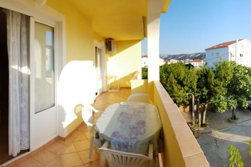 Sunny Apartments
