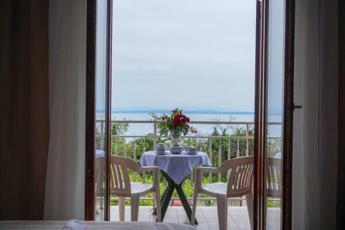 Apartments Jakov