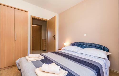 Awesome Apartment In Lovran W/ Wifi And 2 Bedrooms