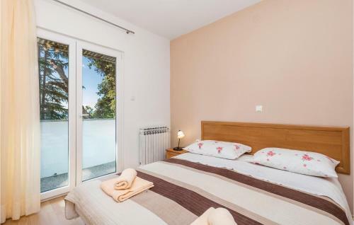 Awesome Apartment In Lovran W/ Wifi And 2 Bedrooms