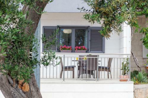 Apartments A&z