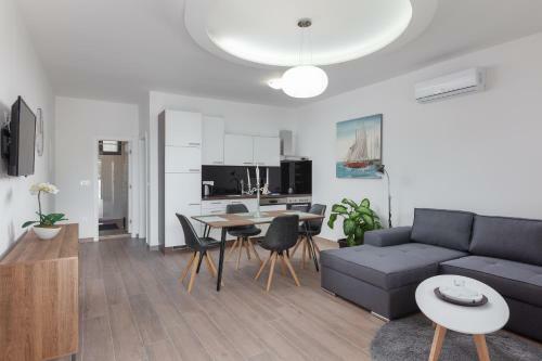 Apartments A&z