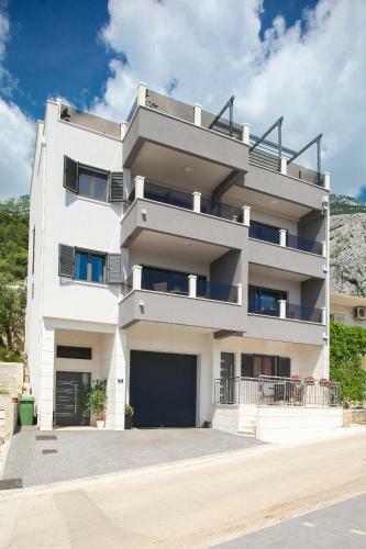 Apartments A&z