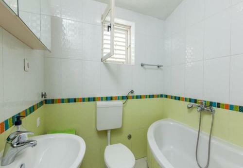 Apartments Jadro - 250m From Beach