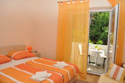 Hostal App & Rooms Ljuba - 130m From Sea