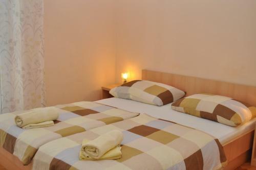 Hostal App & Rooms Ljuba - 130m From Sea