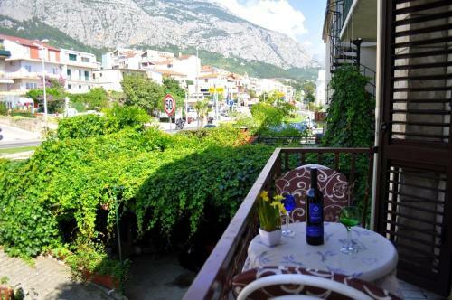 Hostal App & Rooms Ljuba - 130m From Sea