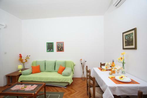 Apartmani Mira