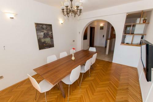Apartments Prgo - View & Parking