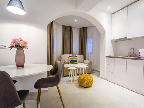 Blissful Apartment In Makarska With Swimming Pool