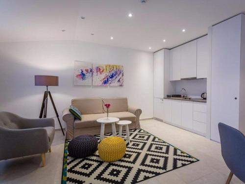 Blissful Apartment In Makarska With Swimming Pool