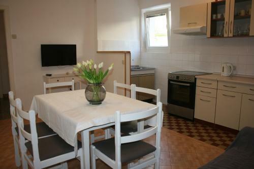 Apartments Emma Holidays